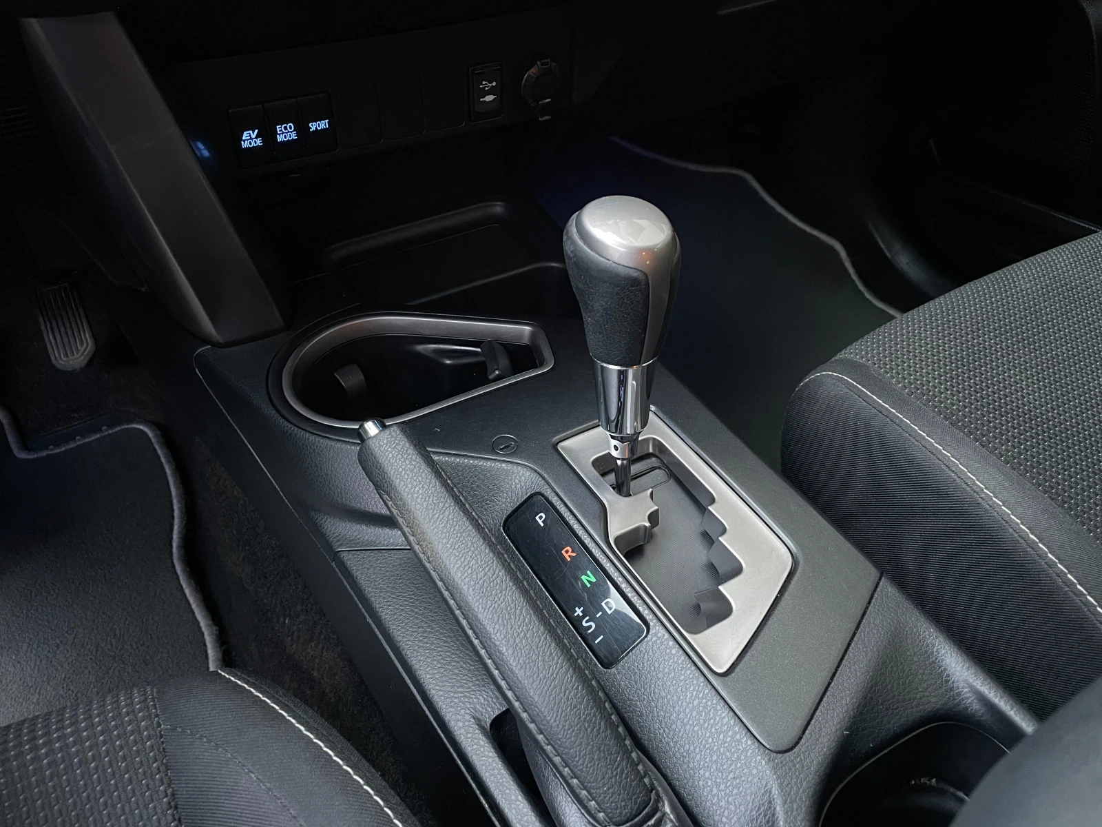 Toyota Rav4 2.5 Hybrid Executive-   | Mobile.bg   13