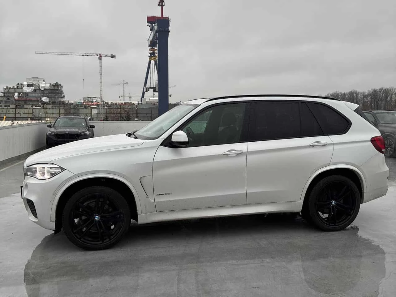 BMW X5 * xDrive35i * HARMAN/KARDON* ДИГИТАЛНО ТАБЛО* PANO, снимка 2 - Автомобили и джипове - 53944985