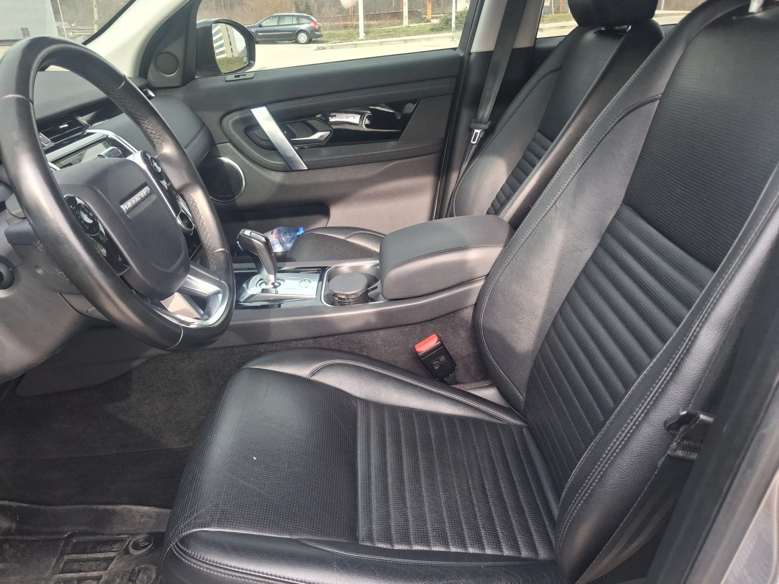 Land Rover Discovery Sport, снимка 8 - Автомобили и джипове - 54637801