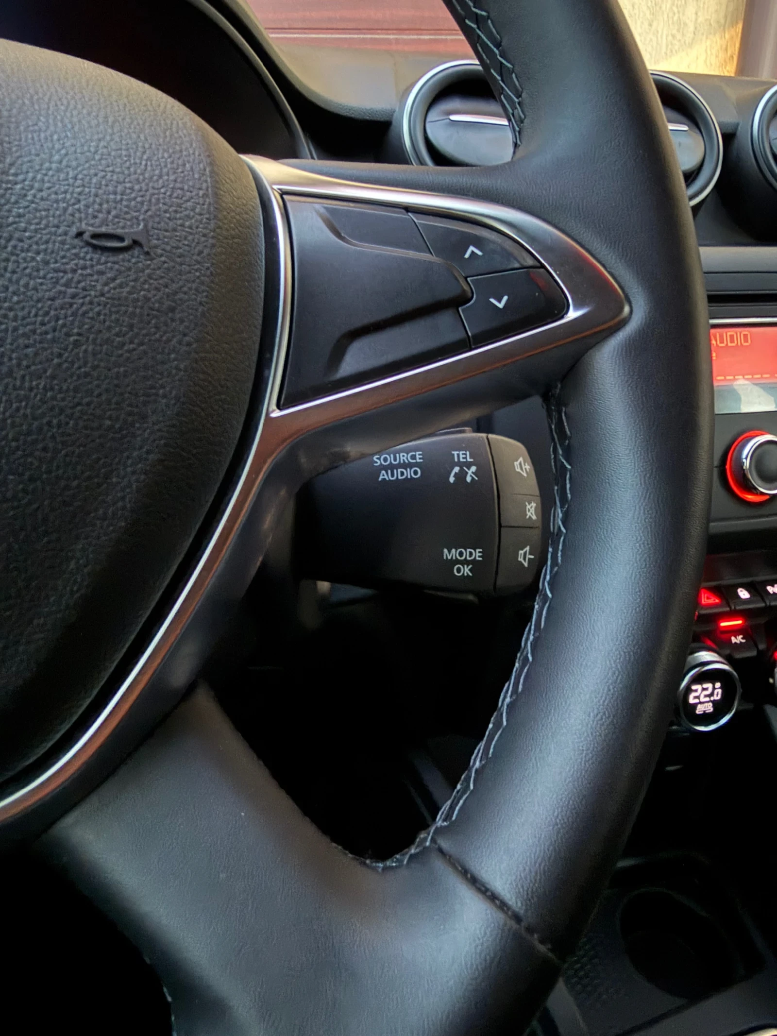 Dacia Duster 1.6i-LPG  Пълна Сервизна История в DACIA!!, снимка 13 - Автомобили и джипове - 54718045