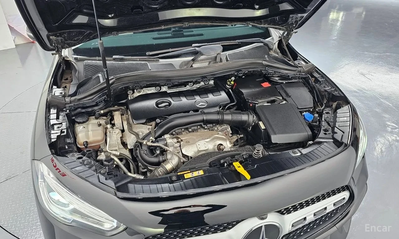 Mercedes-Benz GLA 250 4MATIC/АМГ ПАКЕТ/ЛЕНТИ/АМБИЕНТ/ПАНОРАМА/ПОДГРЕВ, снимка 6 - Автомобили и джипове - 55902886