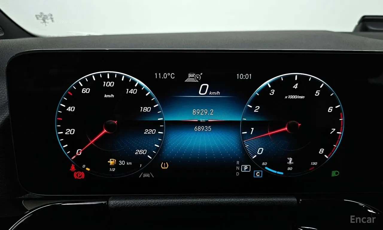 Mercedes-Benz GLA 250 4MATIC/АМГ ПАКЕТ/ЛЕНТИ/АМБИЕНТ/ПАНОРАМА/ПОДГРЕВ, снимка 8 - Автомобили и джипове - 55902886