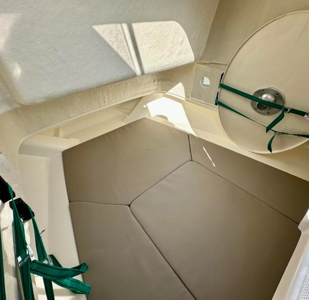 Моторна яхта Quicksilver 6.75 open , снимка 11 - Воден транспорт - 54172328