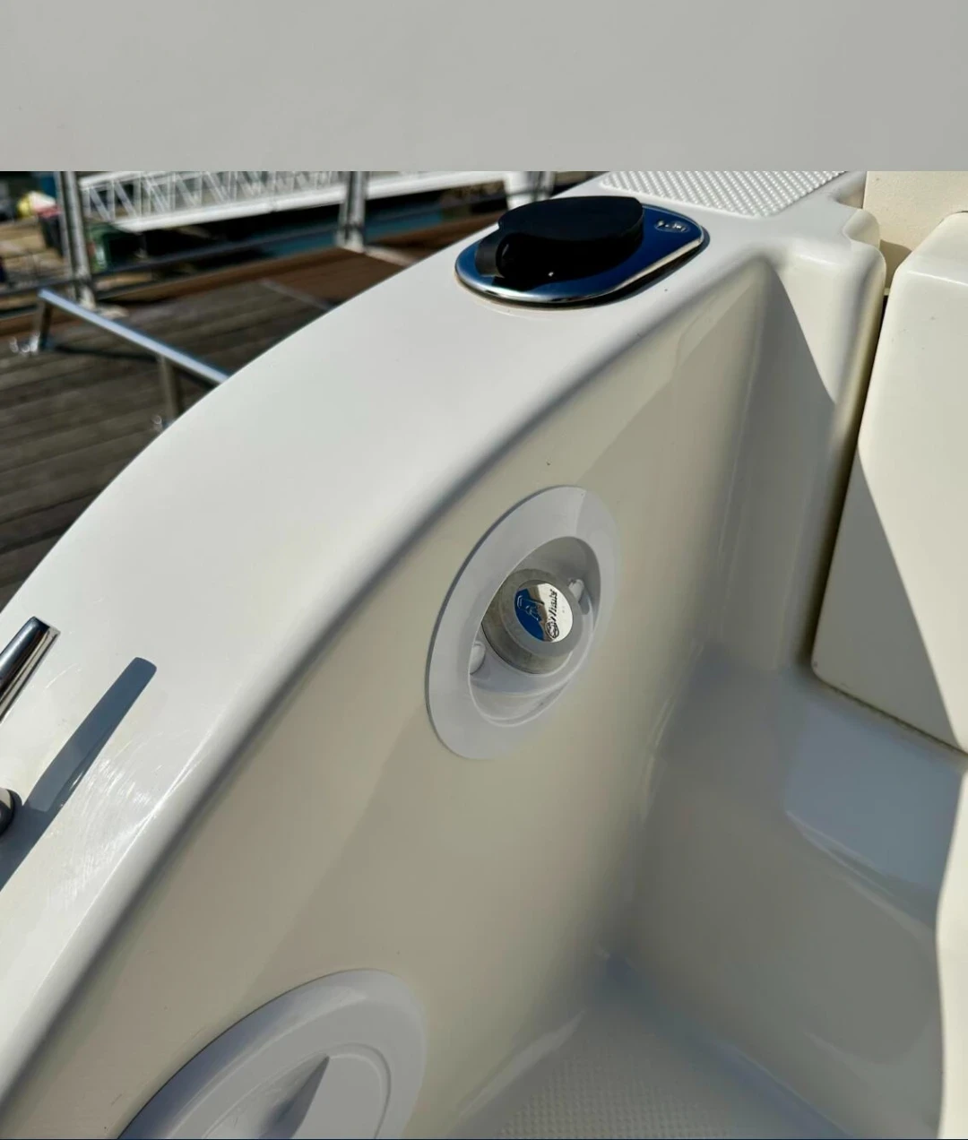 Моторна яхта Quicksilver 6.75 open , снимка 8 - Воден транспорт - 54172328