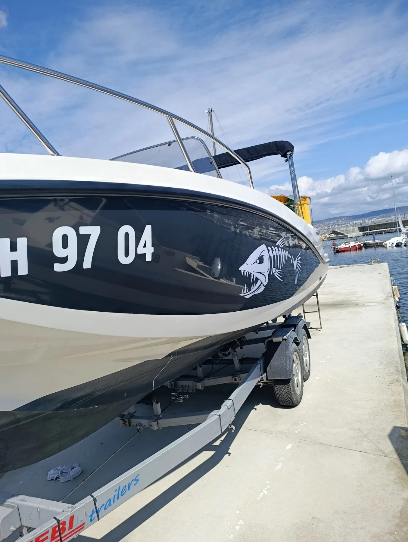 Моторна яхта Quicksilver 6.75 open , снимка 2 - Воден транспорт - 54172328