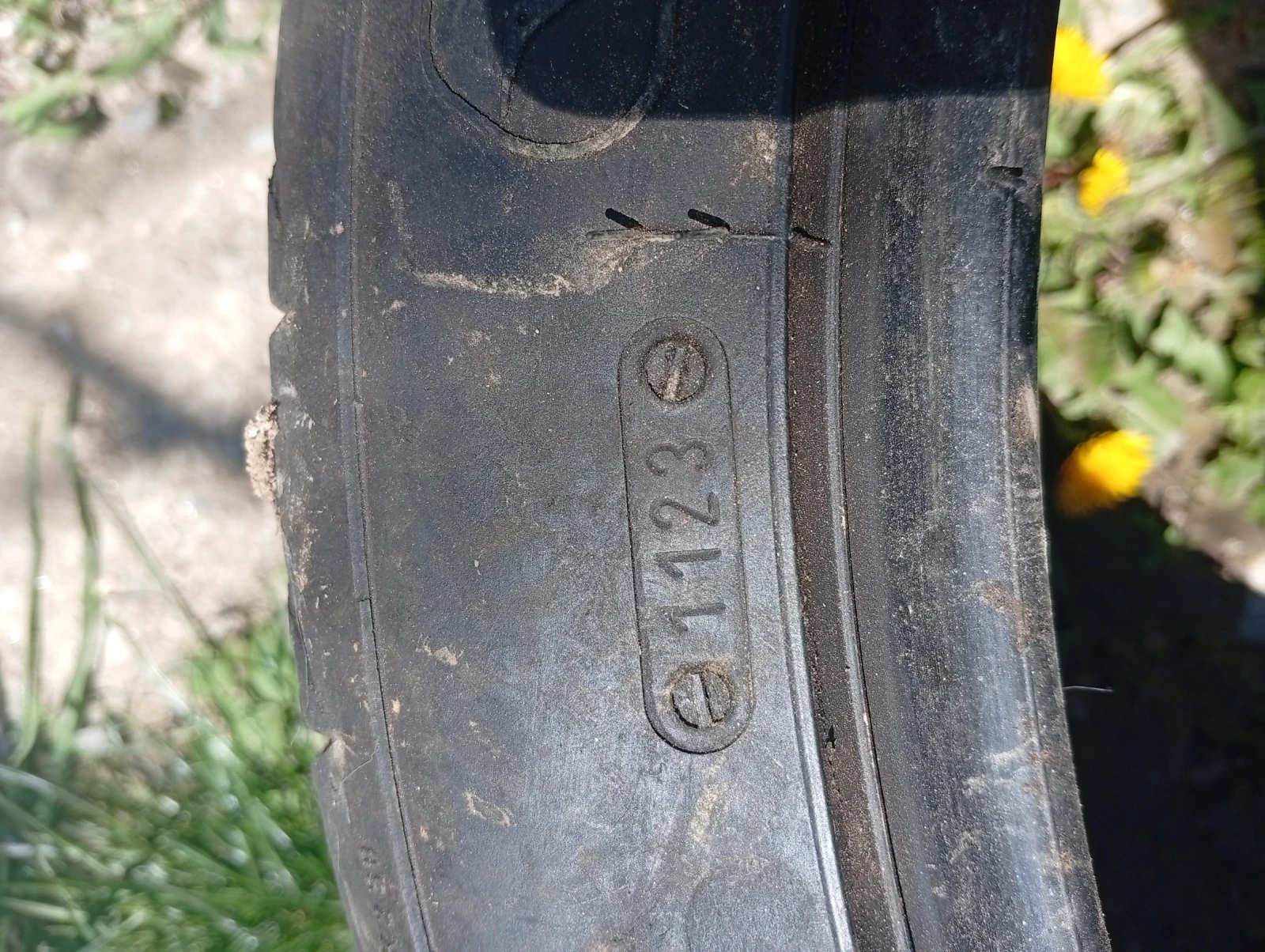 Гуми Летни 245/40R19, снимка 4 - Гуми и джанти - 54439448