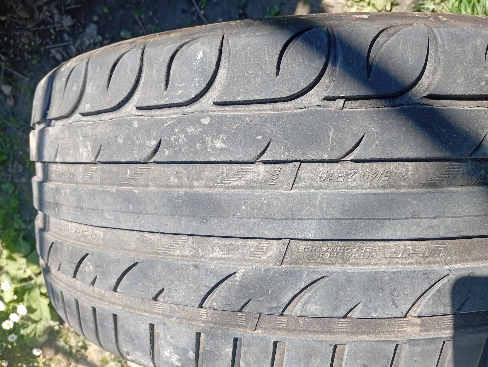Гуми Летни 245/40R19, снимка 7 - Гуми и джанти - 54439448