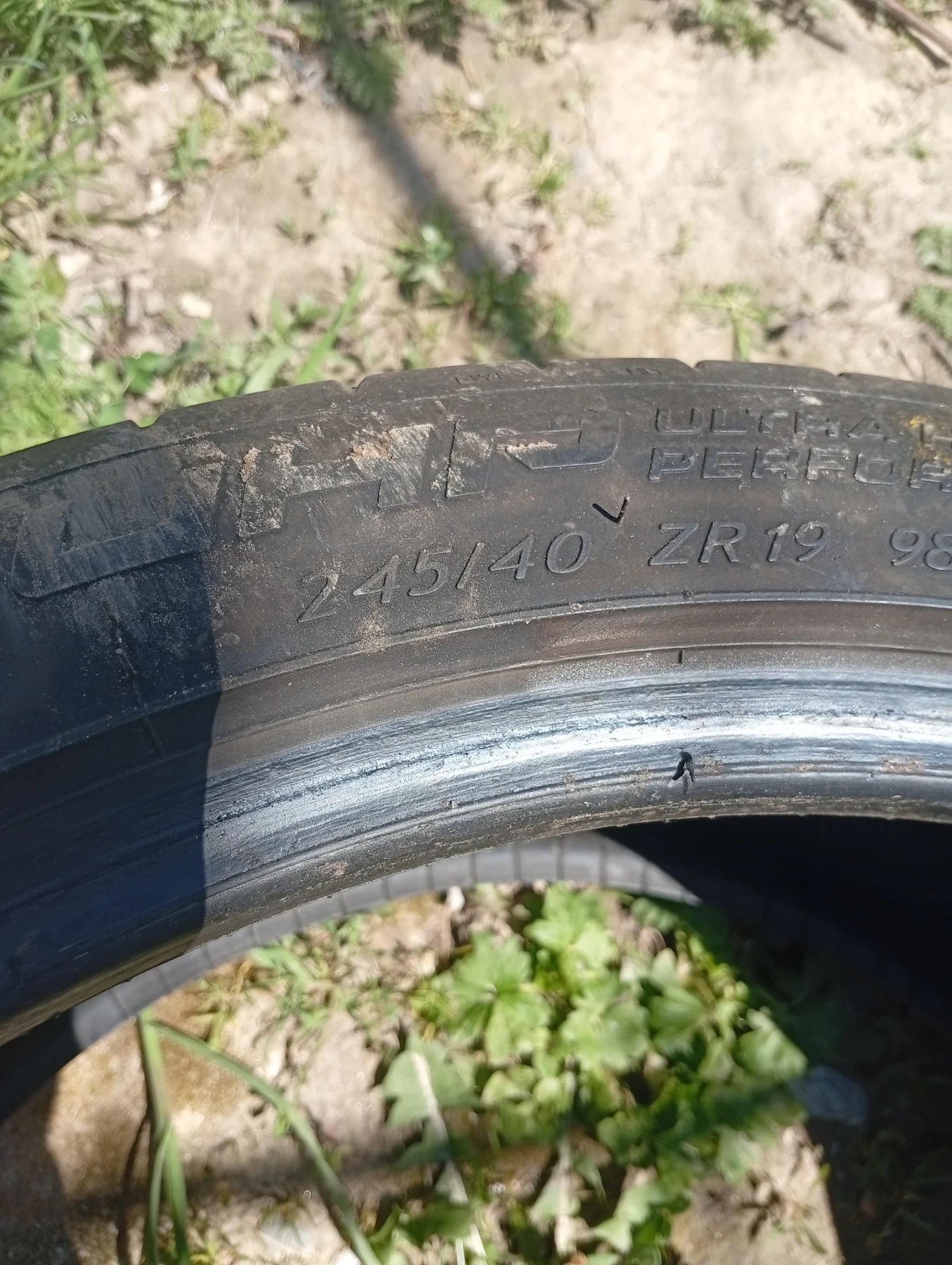 Гуми Летни 245/40R19, снимка 9 - Гуми и джанти - 54439448