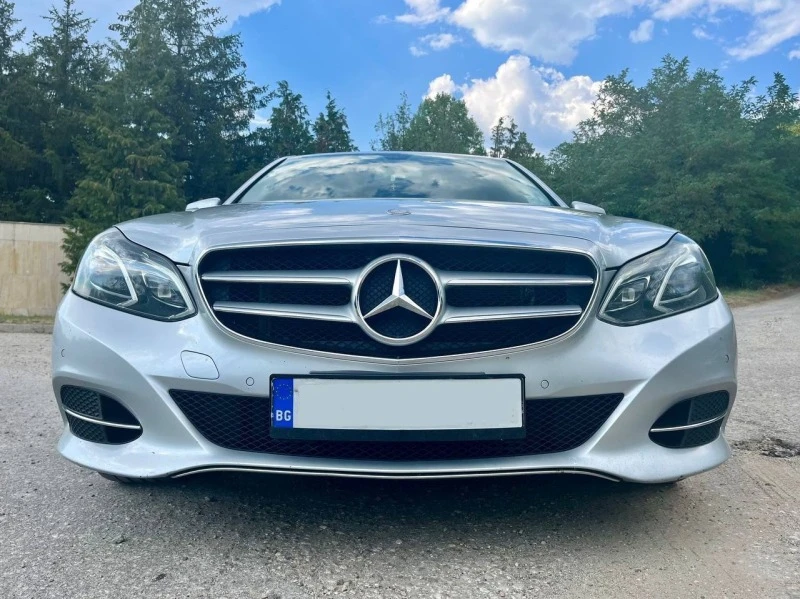 Mercedes-Benz E 220, снимка 1 - Автомобили и джипове - 46613542