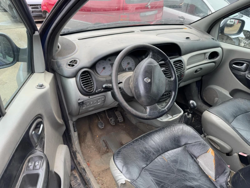 Renault Scenic 2.0, снимка 5 - Автомобили и джипове - 48234857