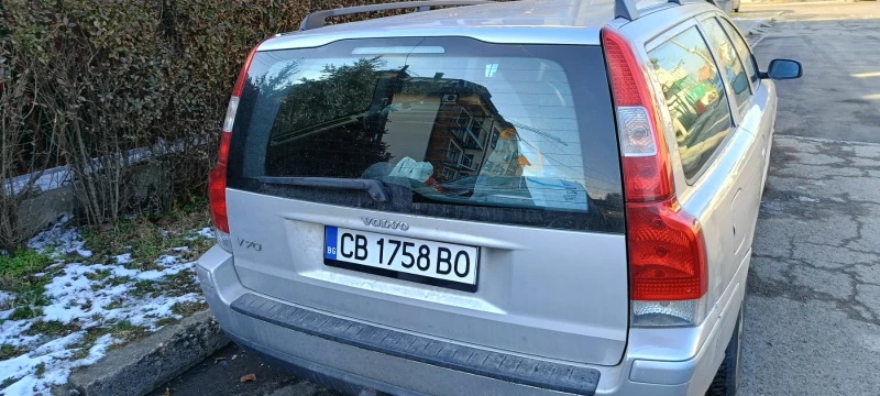 Volvo V70 2.4, снимка 9 - Автомобили и джипове - 48456331