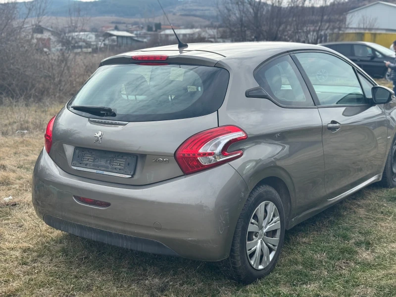 Peugeot 208 1.4i GAZ , снимка 5 - Автомобили и джипове - 49300497