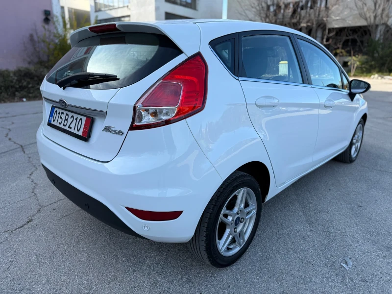 Ford Fiesta 1.6i AUTOMATIC, снимка 4 - Автомобили и джипове - 52250352
