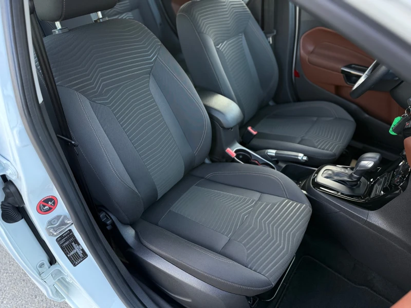 Ford Fiesta 1.6i AUTOMATIC, снимка 10 - Автомобили и джипове - 52250352