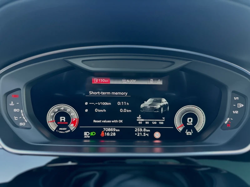 Audi S8 4.0 TFSI/571* /BLACK OPTIC/360/MATRIX, снимка 17 - Автомобили и джипове - 52259072