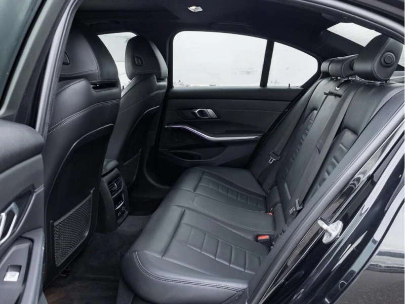 BMW 330 i xDrive* M-PACK* ОТ ПРЕДСТАВИТЕЛСТВО* , снимка 10 - Автомобили и джипове - 53209490