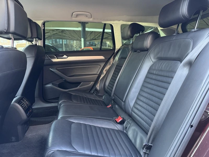 VW Passat 2.0 TDI 4Motion, снимка 14 - Автомобили и джипове - 53163756