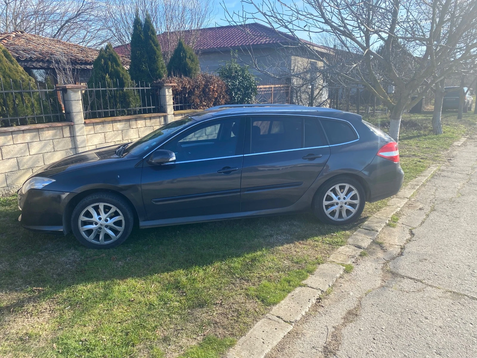 Renault Laguna 2.0D - изображение 3