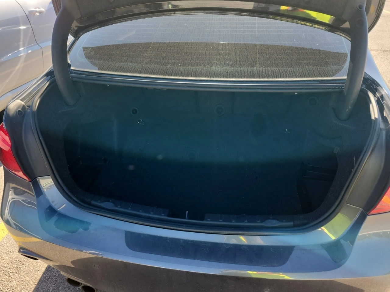 BMW 330 *  *    *   *  | Mobile.bg   11