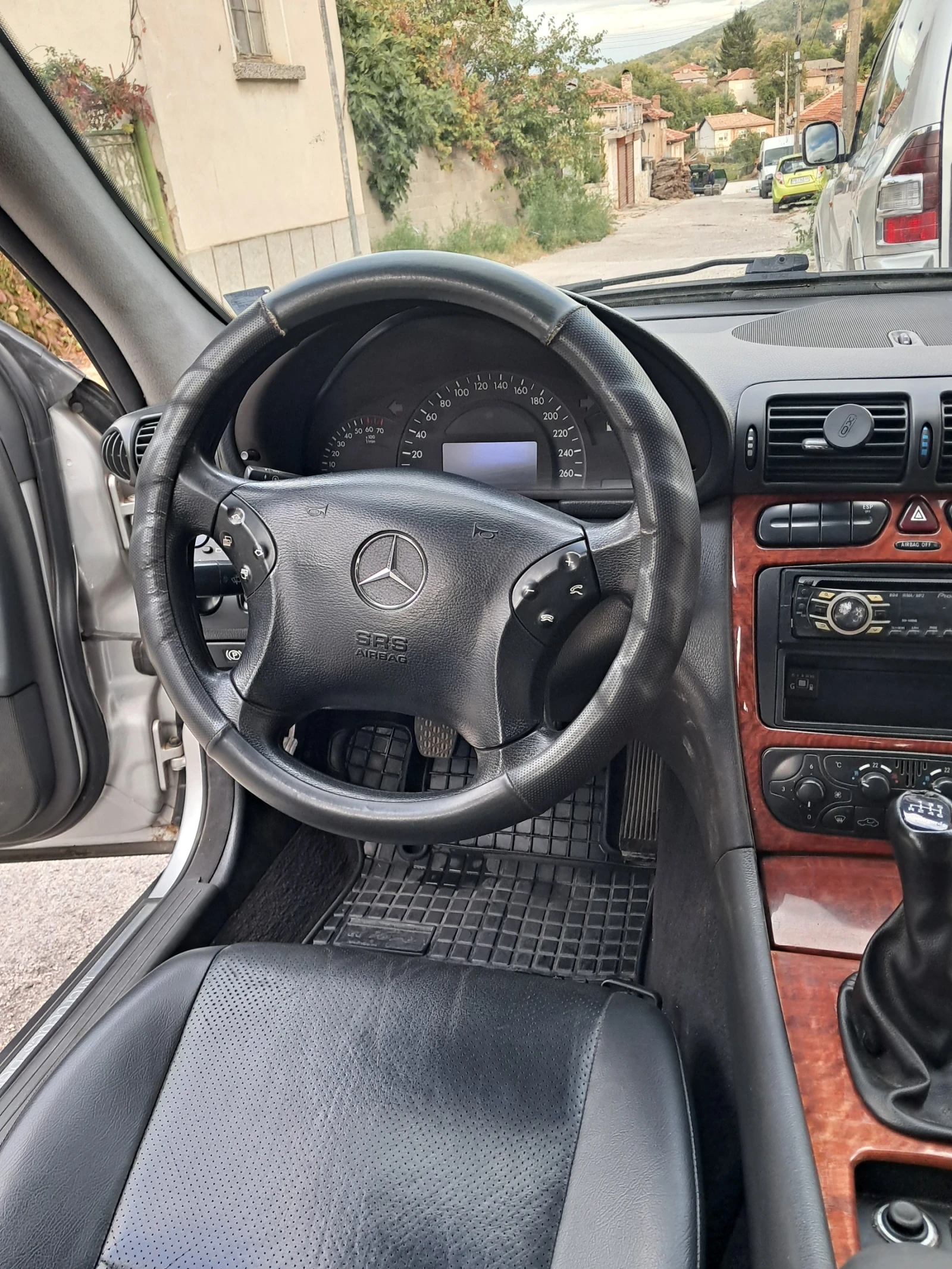 Mercedes-Benz C 200 Mercedes C200 kompresor - изображение 5