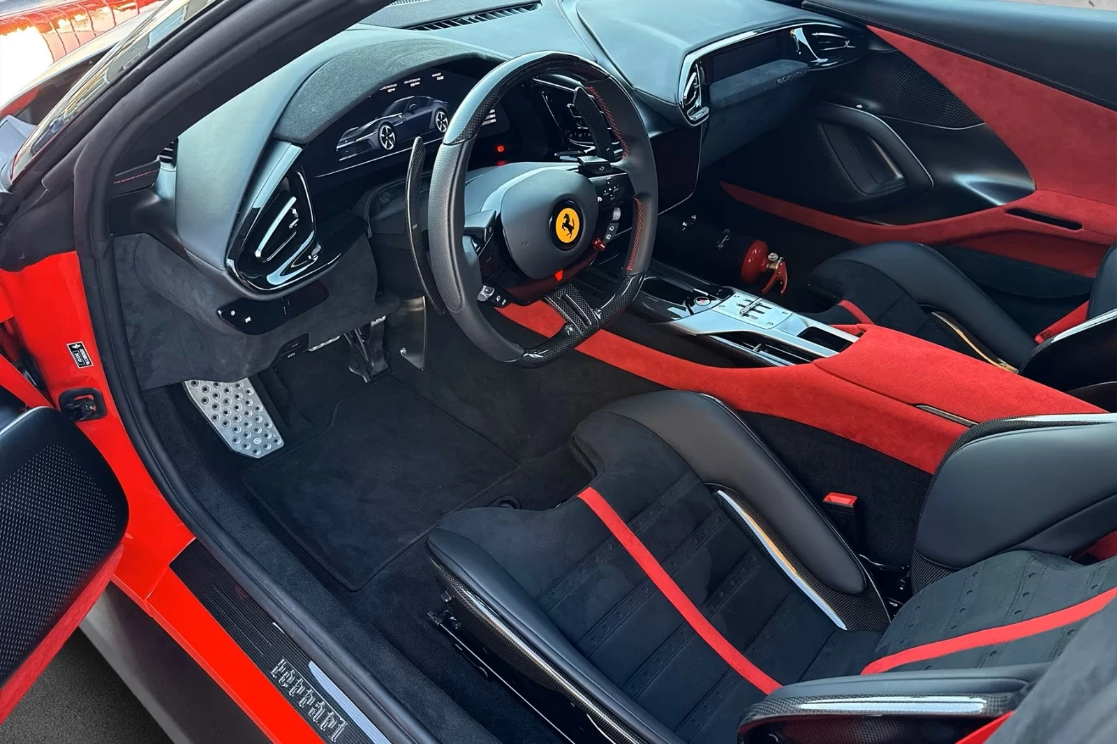 Ferrari 12 Cilindri spider Carbon - изображение 8