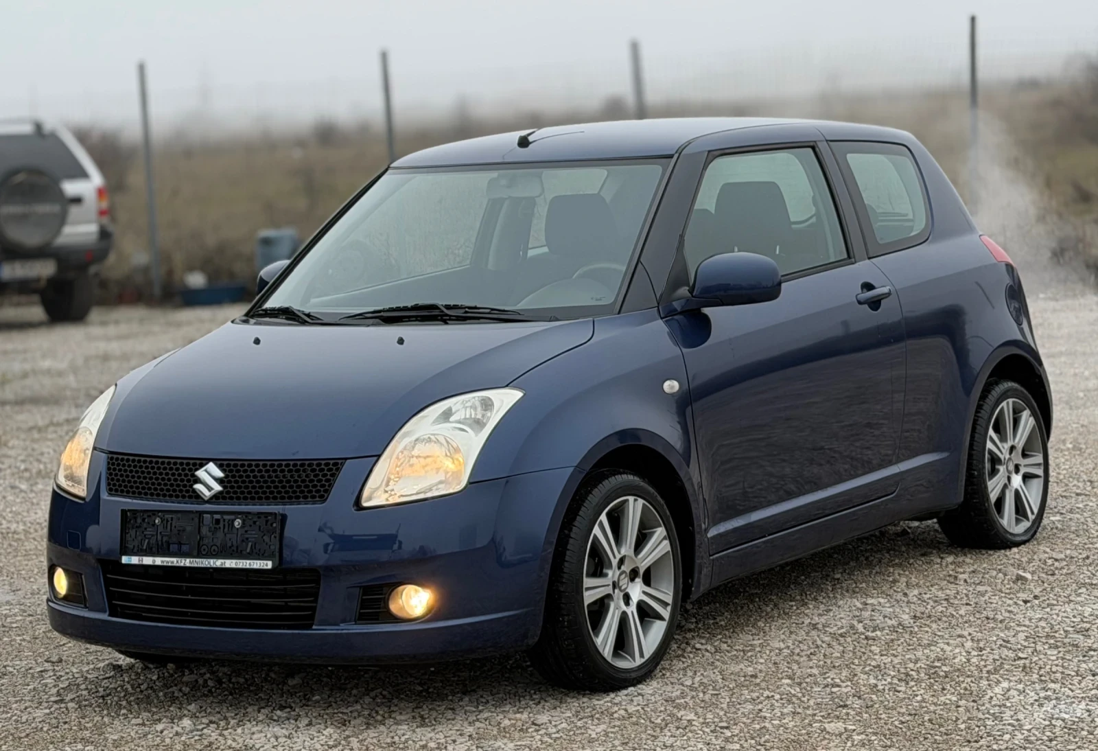 Suzuki Swift 1.3i 90к.с * Климатик*  - изображение 3