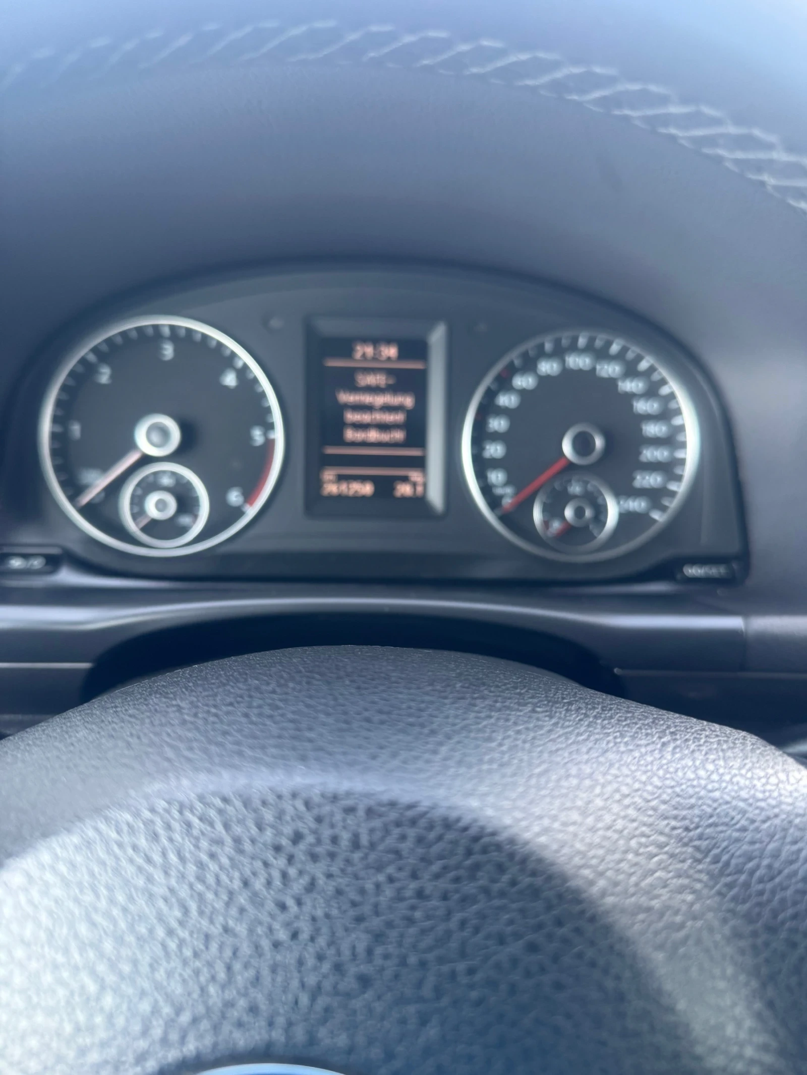 VW Touran 1, 6 , 7 местен, снимка 13 - Автомобили и джипове - 53756898