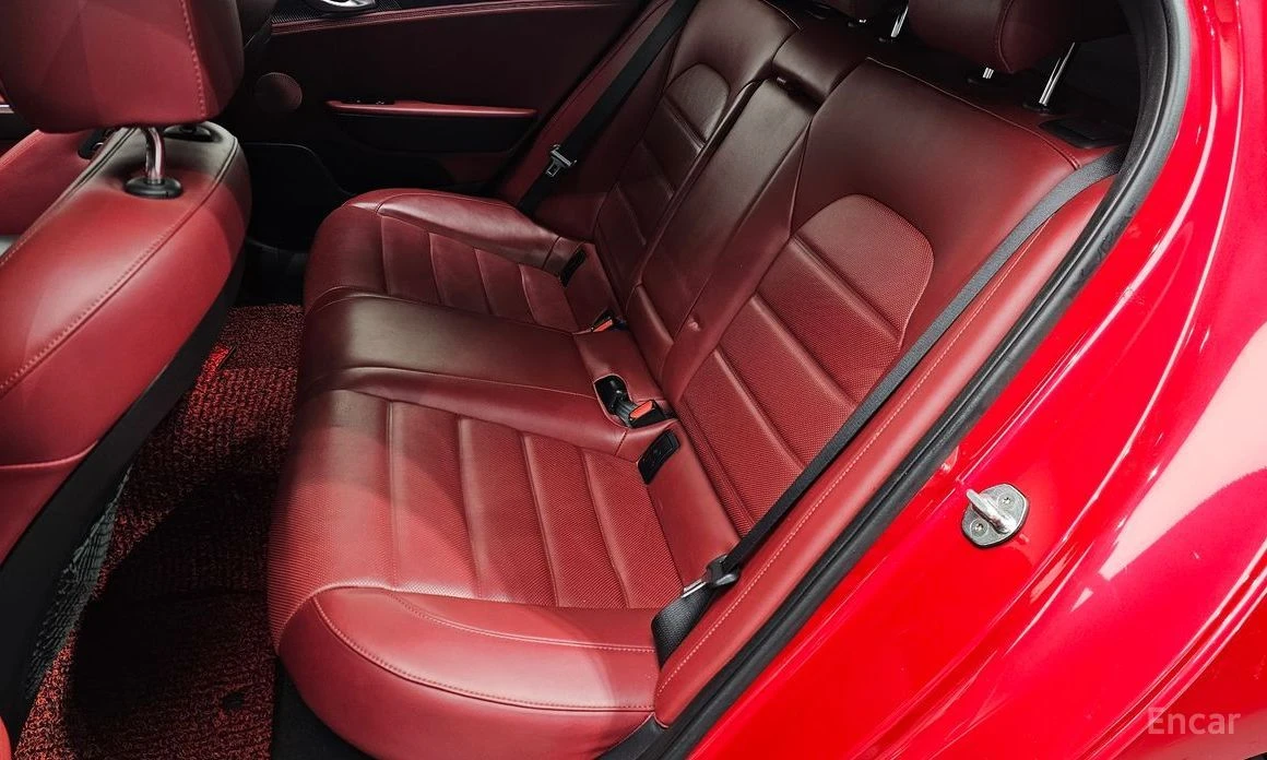 Kia Stinger, снимка 12 - Автомобили и джипове - 53760346