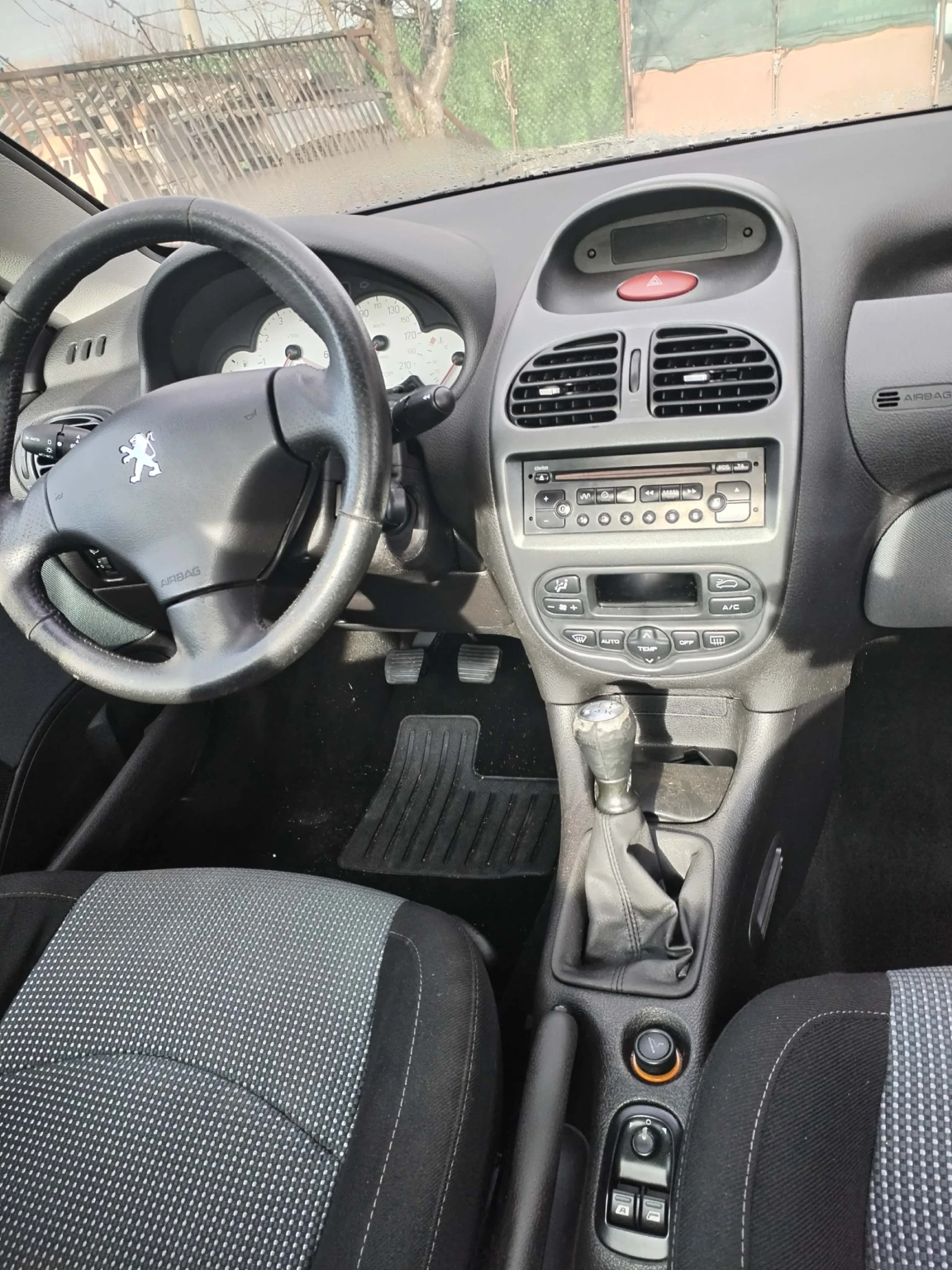 Peugeot 206 1.6 бензин, снимка 5 - Автомобили и джипове - 54012849