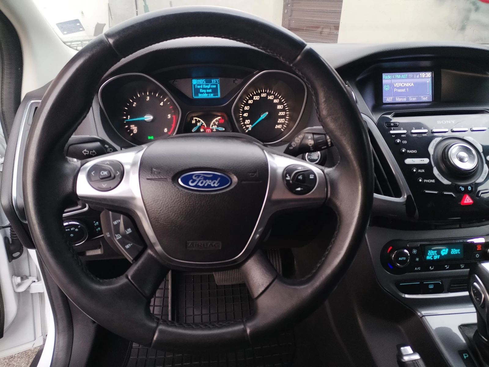 Ford Focus 2.0 CDTI/Titanium, снимка 9 - Автомобили и джипове - 54088655