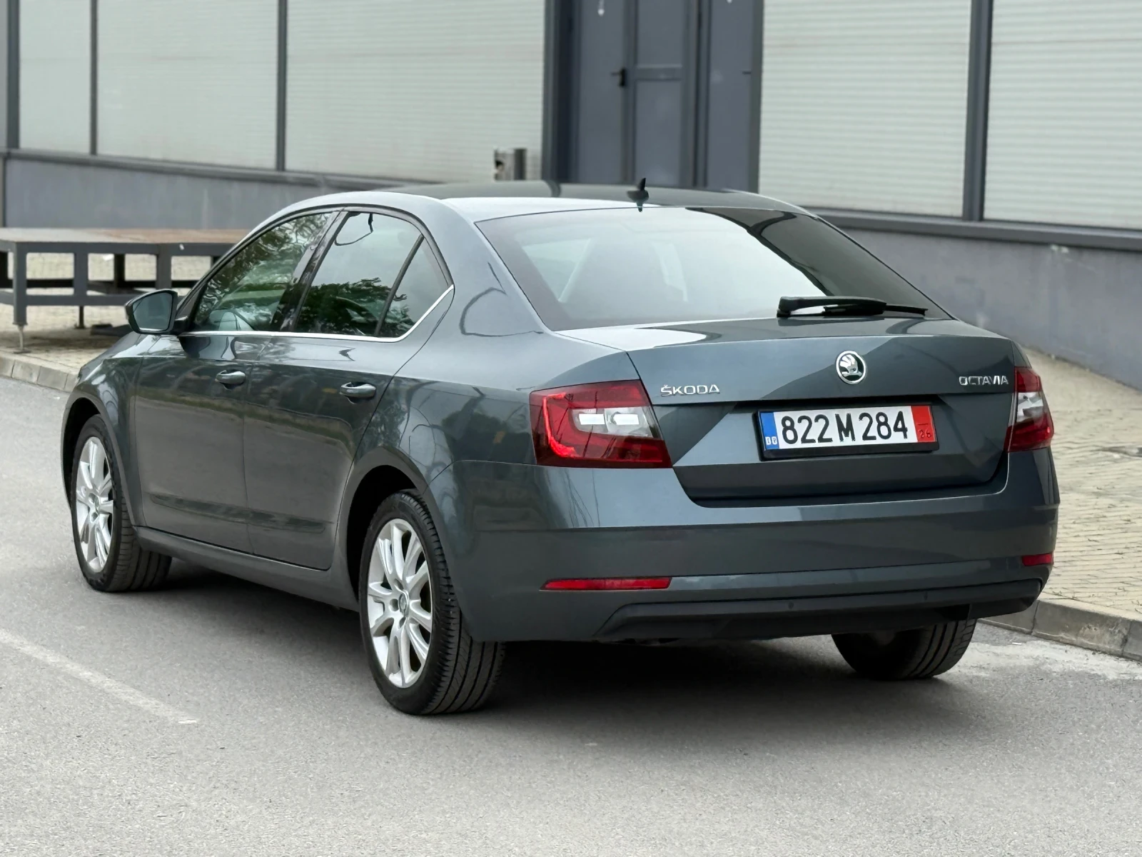 Skoda Octavia 3* FACELIFT* 1.6TDI* DISTRONIC* DSG7* РЕАЛНИ КМ, снимка 6 - Автомобили и джипове - 54478114