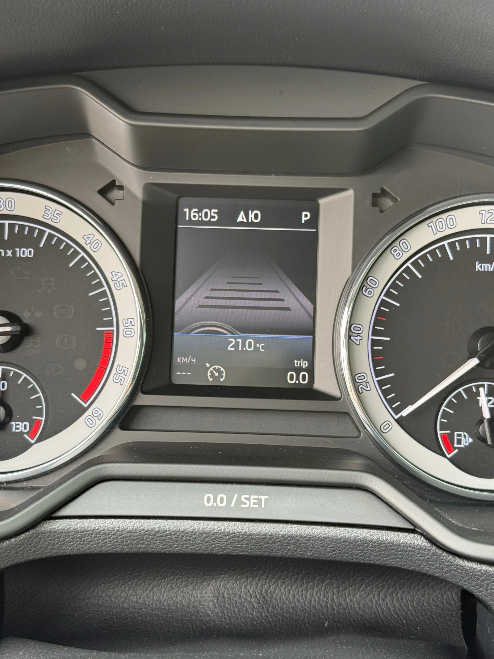 Skoda Octavia 3* FACELIFT* 1.6TDI* DISTRONIC* DSG7* РЕАЛНИ КМ, снимка 9 - Автомобили и джипове - 54478114