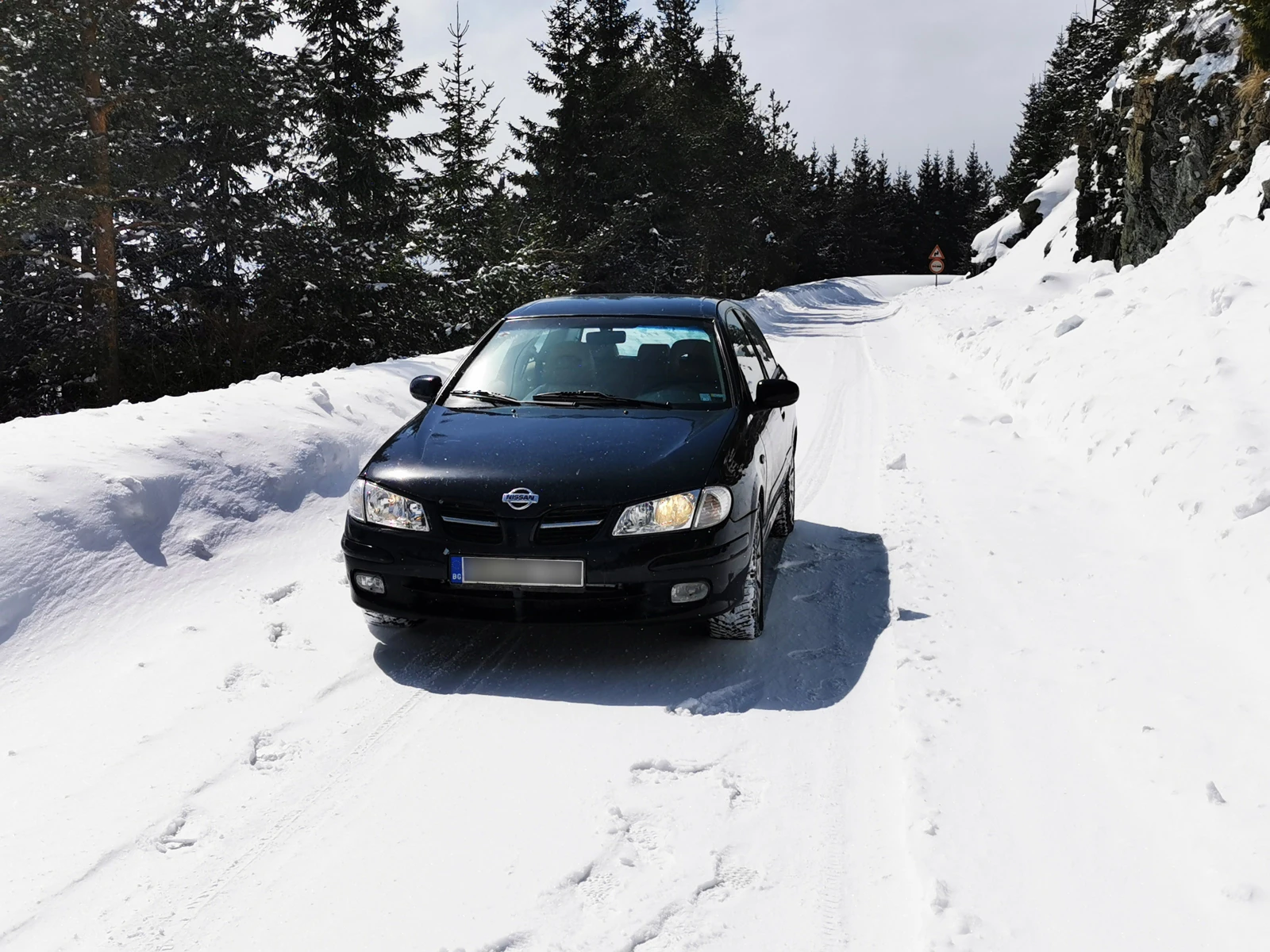 Nissan Almera 2.2, снимка 3 - Автомобили и джипове - 54530182
