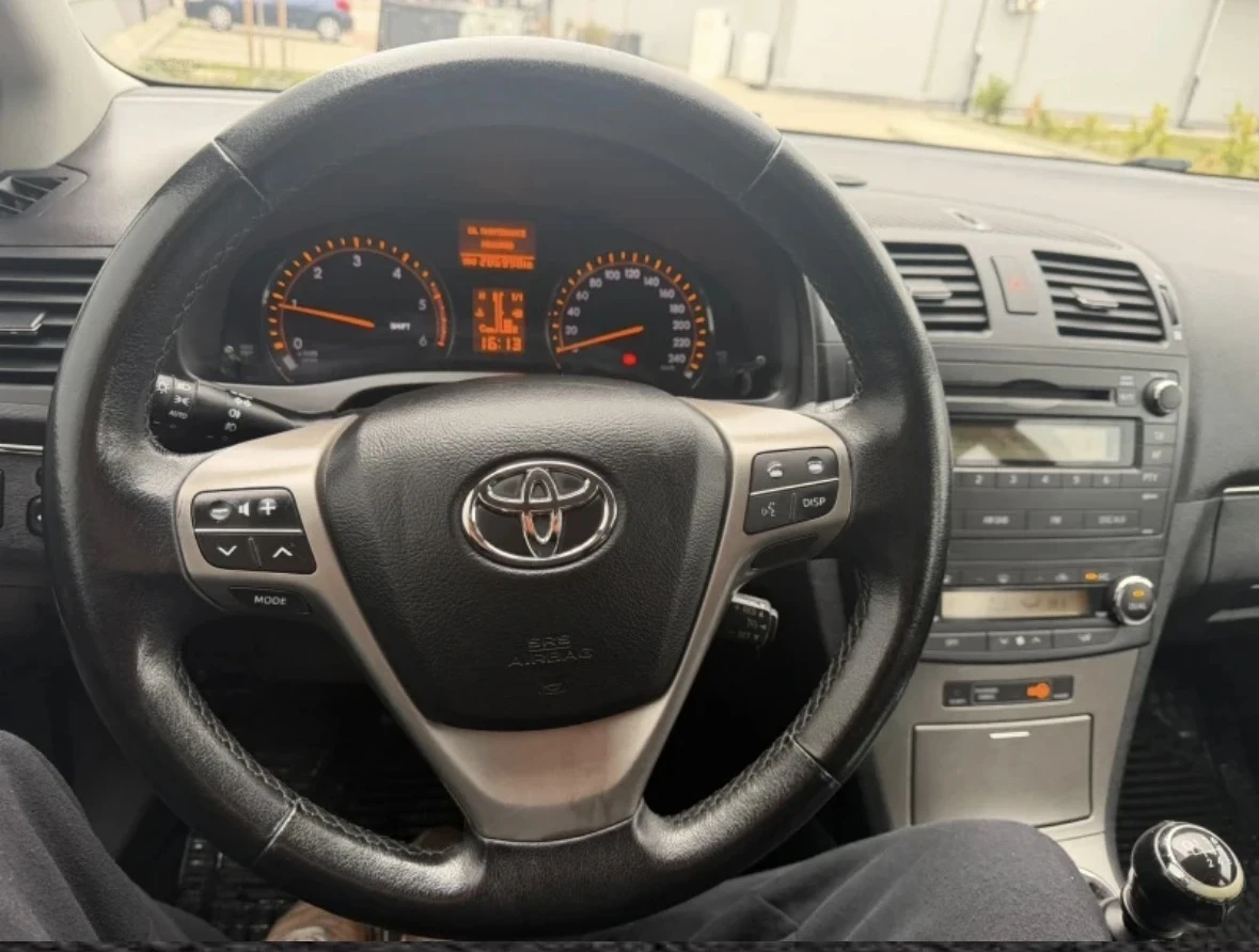 Toyota Avensis, снимка 8 - Автомобили и джипове - 54688977
