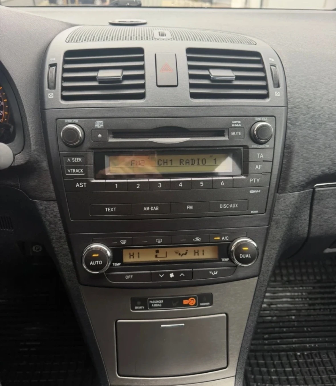 Toyota Avensis, снимка 7 - Автомобили и джипове - 54688977