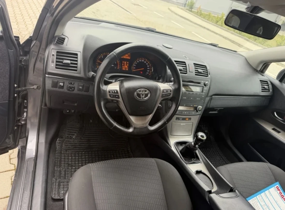 Toyota Avensis, снимка 10 - Автомобили и джипове - 54688977