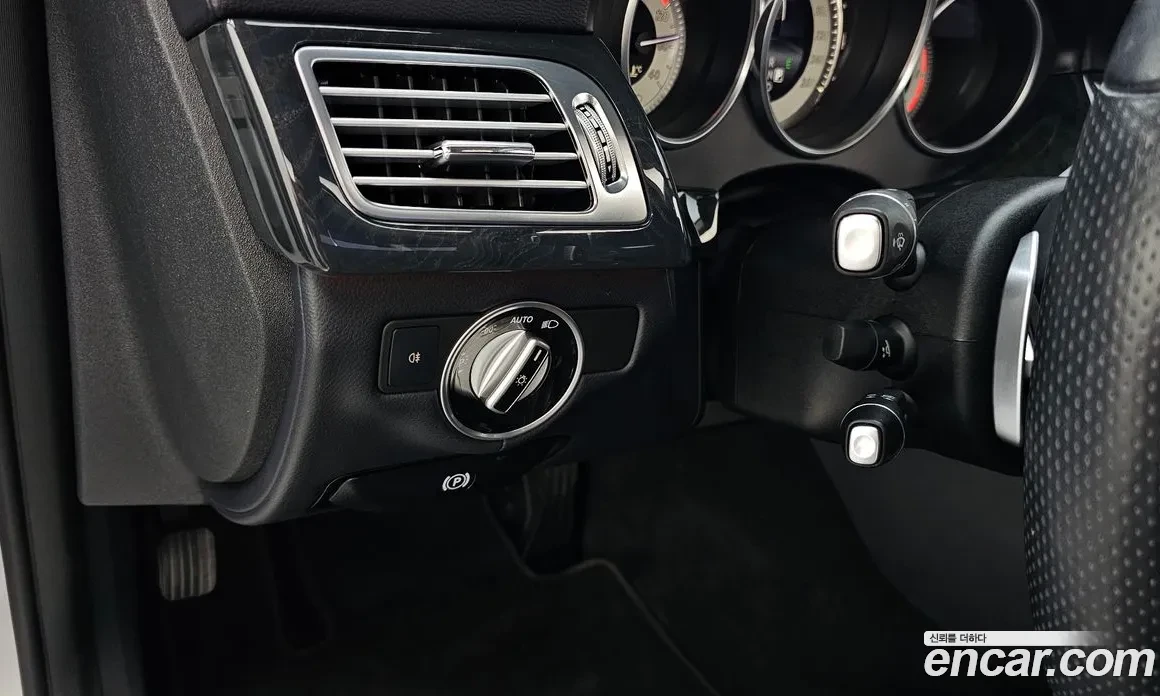 Mercedes-Benz CLS 350 3.0 4MATIC, 360-к., Подгрев, Обдух, Датчик мъртва , снимка 14 - Автомобили и джипове - 54847867