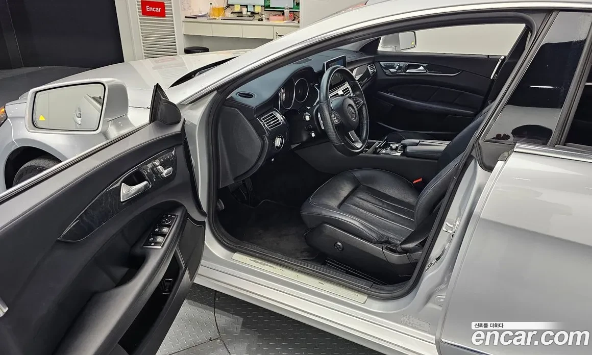 Mercedes-Benz CLS 350 3.0 4MATIC, 360-к., Подгрев, Обдух, Датчик мъртва , снимка 8 - Автомобили и джипове - 54847867