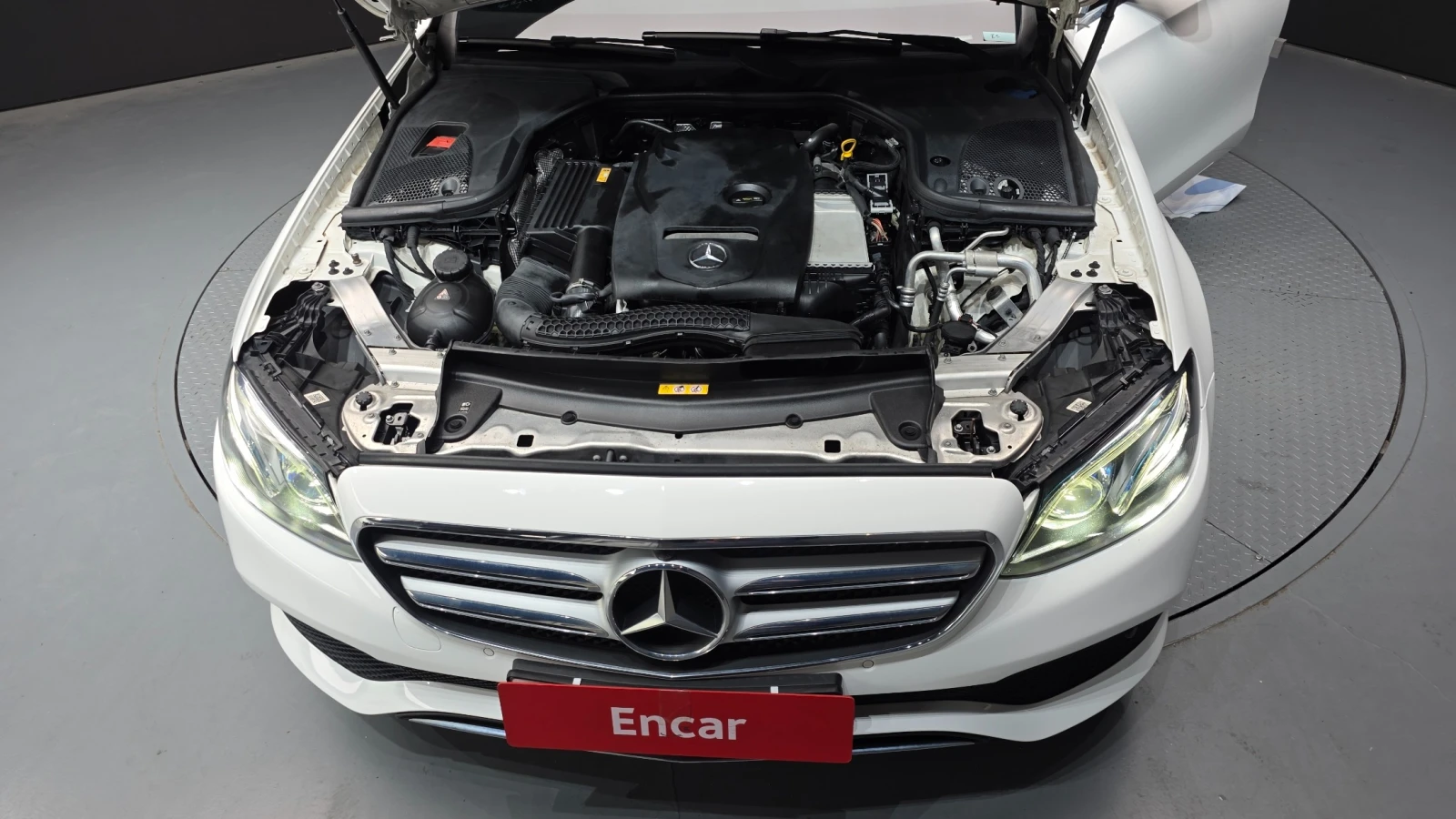 Mercedes-Benz E 300 E300 4MATIC Avantgarde | HUD | 360  Камера| Digita, снимка 13 - Автомобили и джипове - 55032605