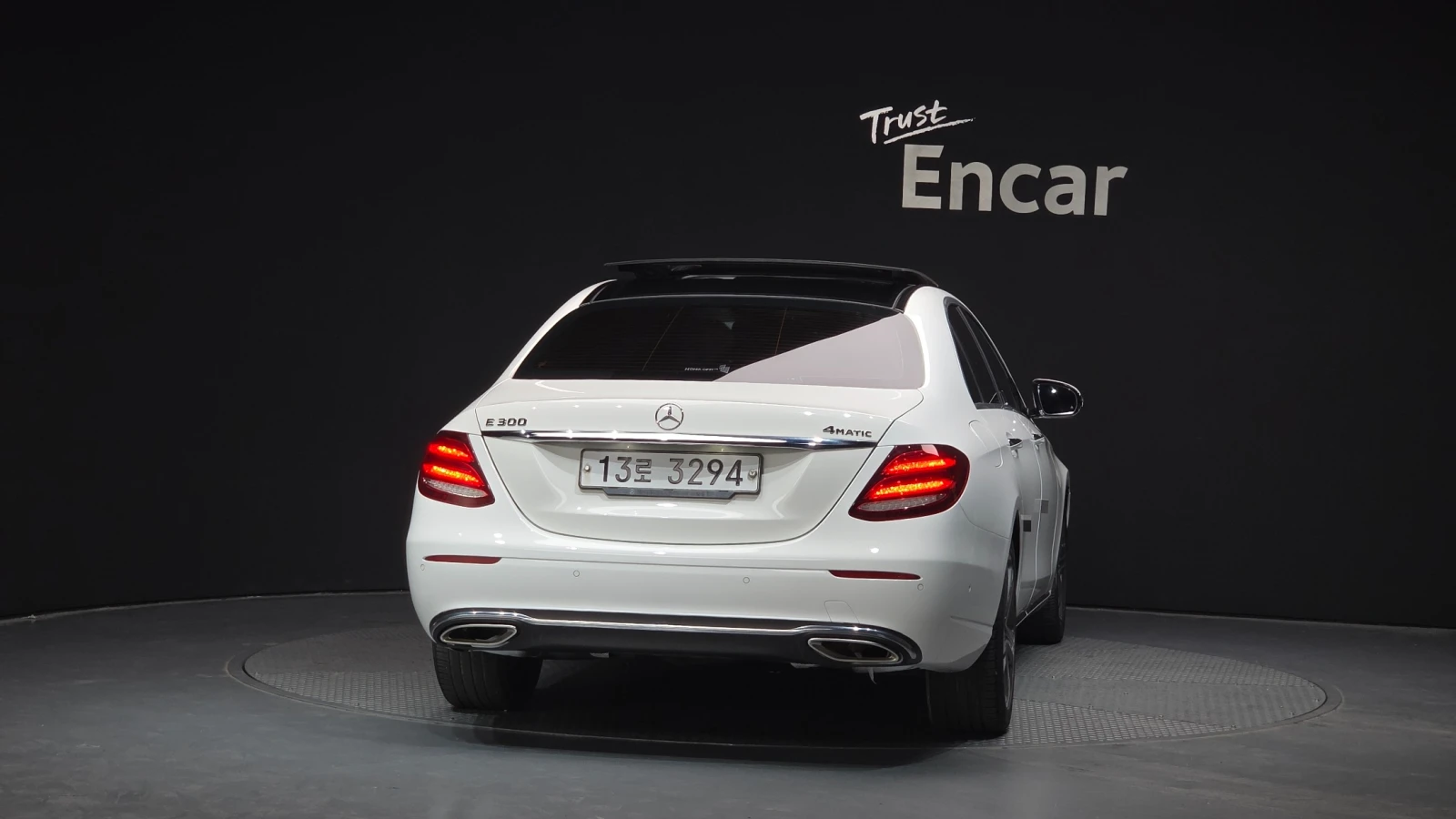 Mercedes-Benz E 300 E300 4MATIC Avantgarde | HUD | 360  Камера| Digita, снимка 4 - Автомобили и джипове - 55032605