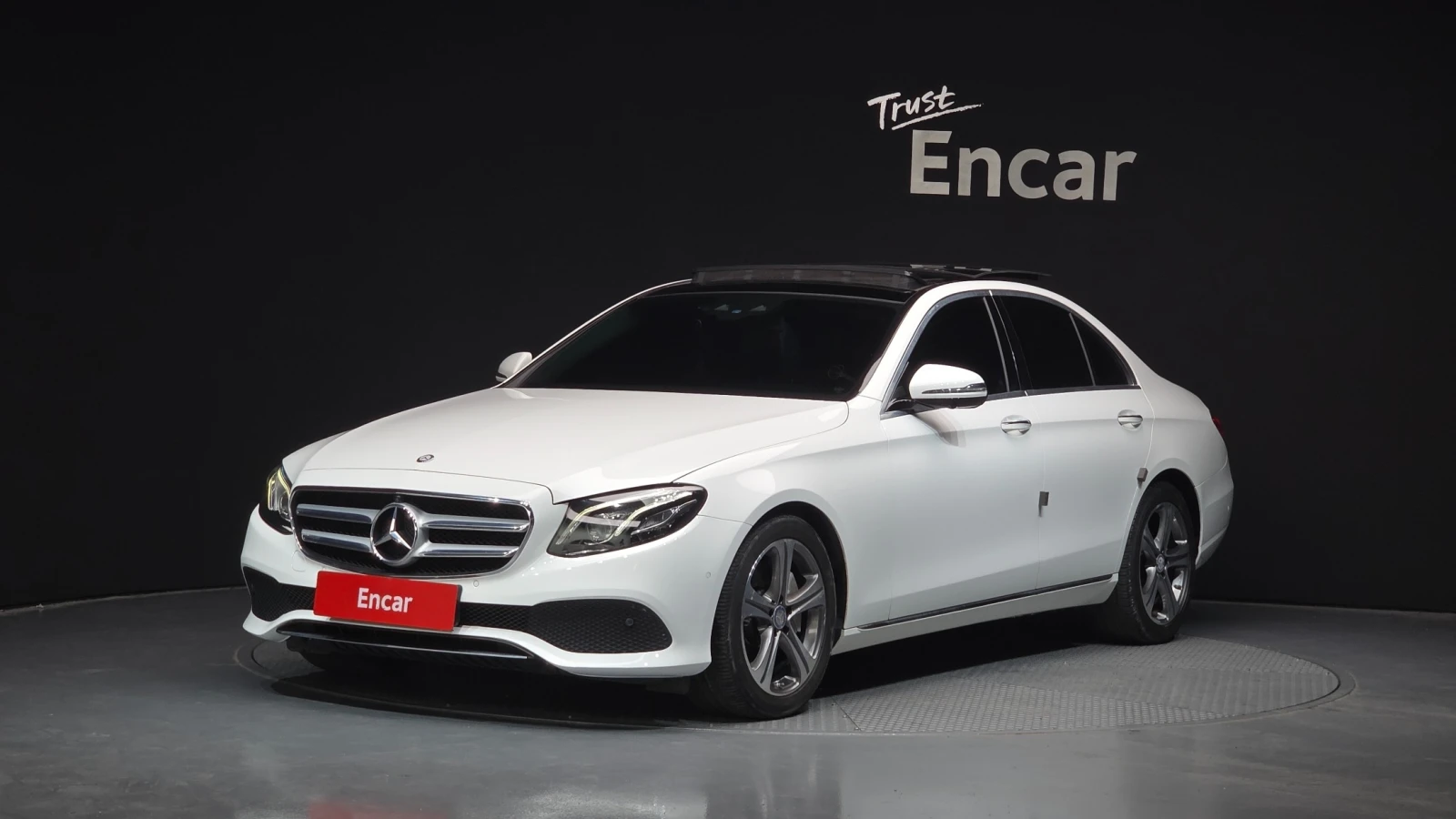Mercedes-Benz E 300 E300 4MATIC Avantgarde | HUD | 360  Камера| Digita