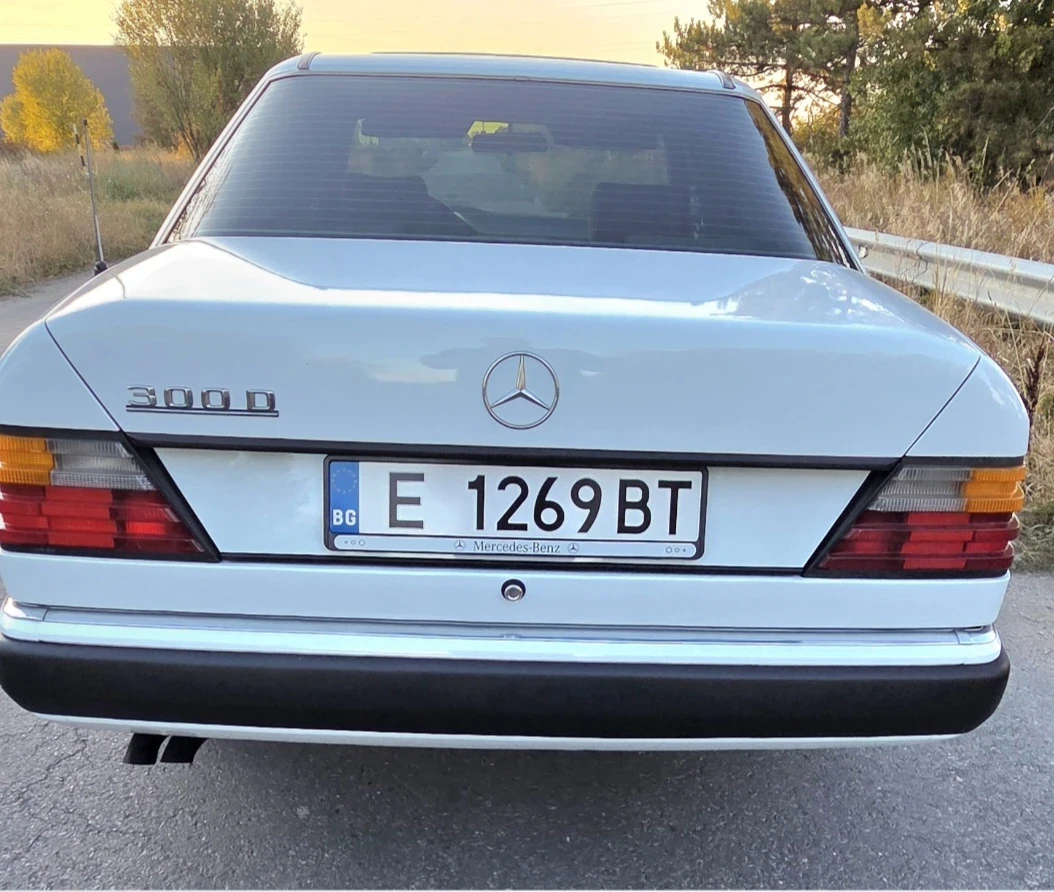Mercedes-Benz 124 3.0D, снимка 4 - Автомобили и джипове - 56367303