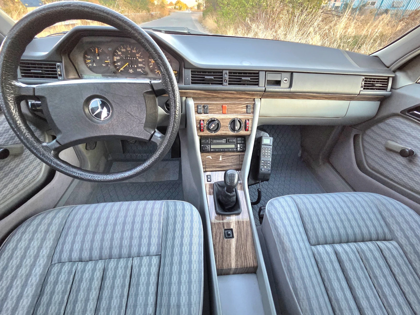 Mercedes-Benz 124 3.0D, снимка 12 - Автомобили и джипове - 56367303