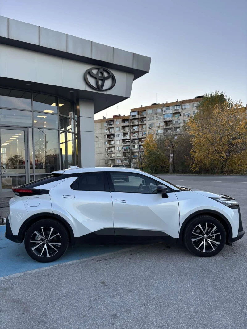 Toyota C-HR 2.0 PHEV E-CVT Club FWD, снимка 4 - Автомобили и джипове - 52452824