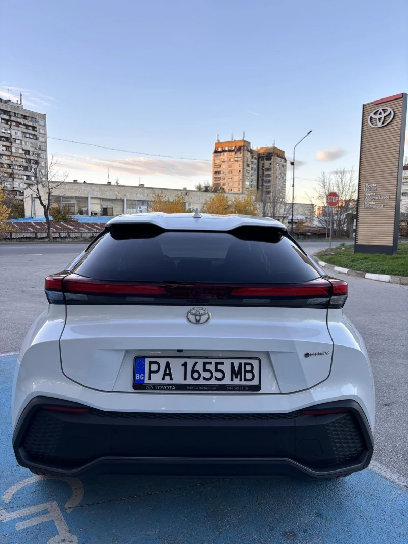 Toyota C-HR 2.0 PHEV E-CVT Club FWD, снимка 5 - Автомобили и джипове - 52452824