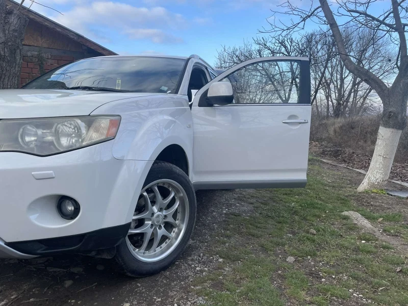 Mitsubishi Outlander, снимка 7 - Автомобили и джипове - 52867386