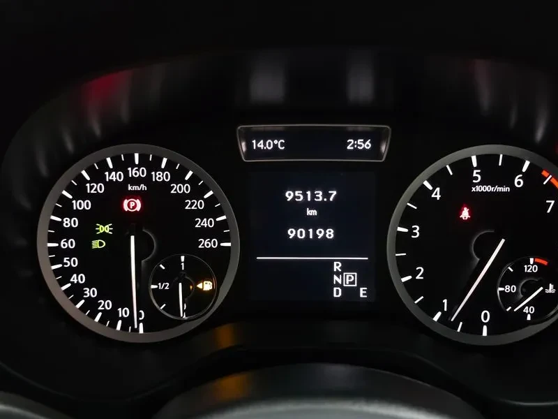 Infiniti Q30 2.0 Turbo , снимка 7 - Автомобили и джипове - 54841993