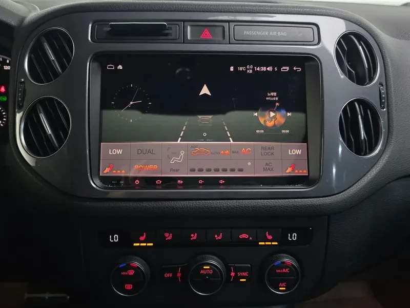 VW Tiguan R-Line 5N, снимка 13 - Автомобили и джипове - 55387475