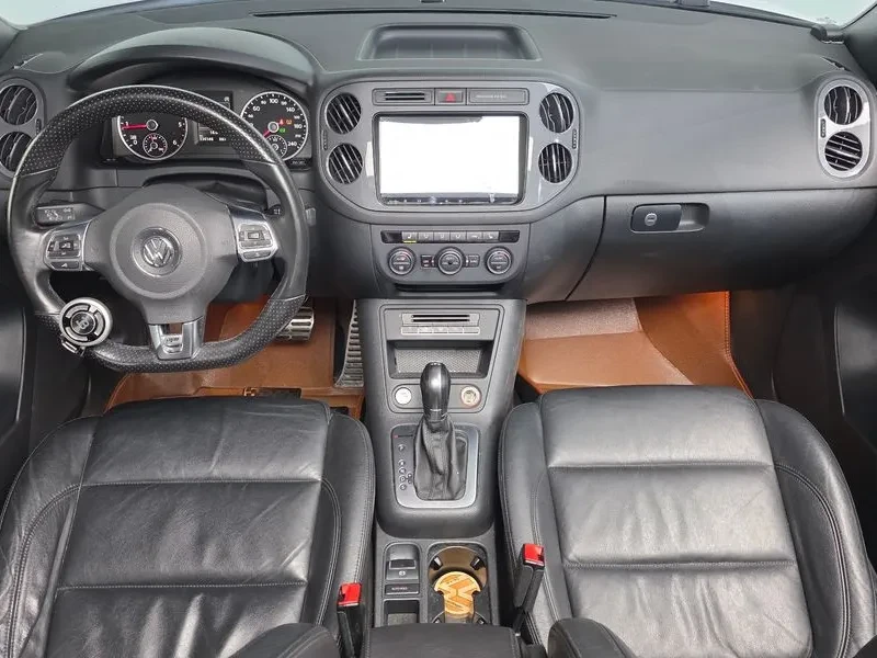 VW Tiguan R-Line 5N, снимка 7 - Автомобили и джипове - 55387475