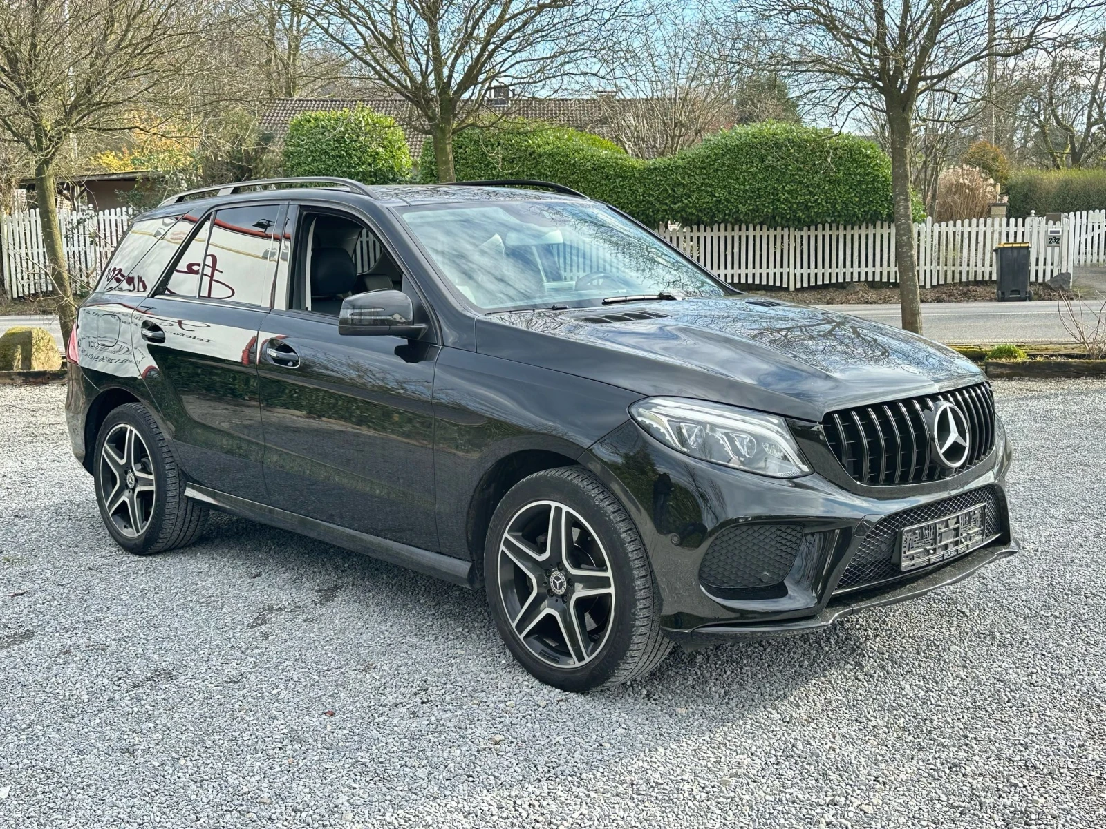 Mercedes-Benz GLE 350 d* * 4Matic* * AMG Line* * NightPaket* * , снимка 1
